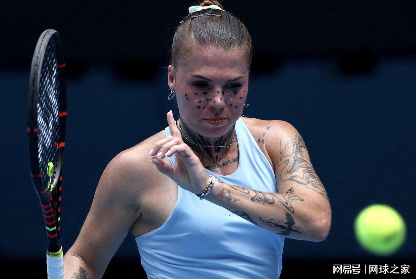 500彩票查询-澳网最特别的球员：奥利尼科娃的纹身来历、艰难经历与暖心故事